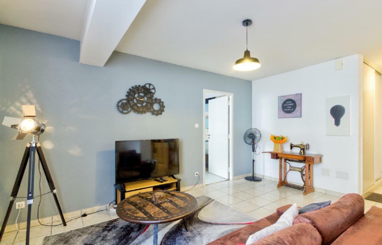 Le Contemporain Apartment Montbeliard Bagian luar foto